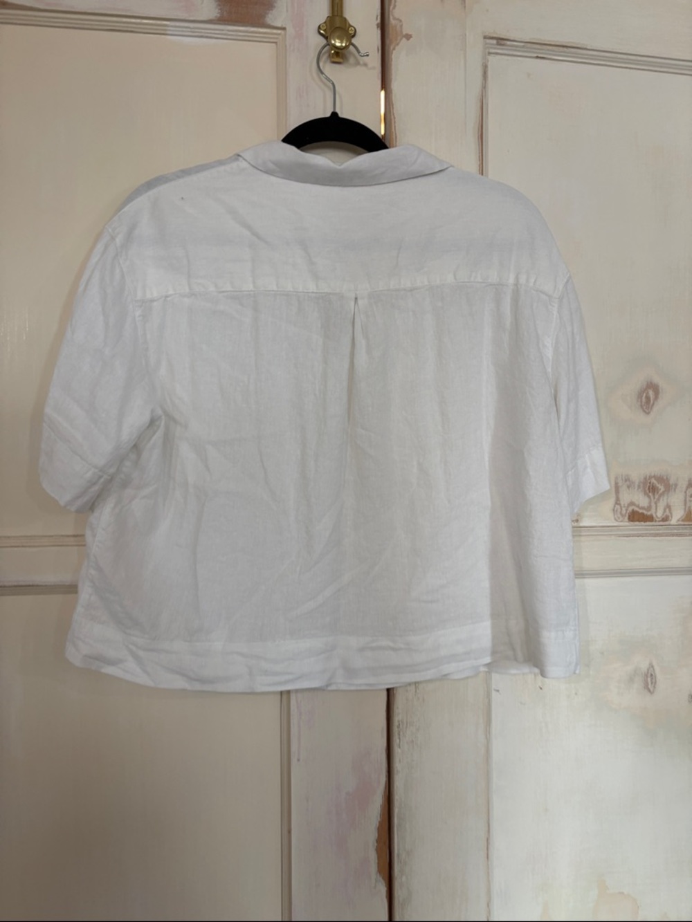 Relaxed Cropped White Button-Front Women's Top - Picture 3 of 3